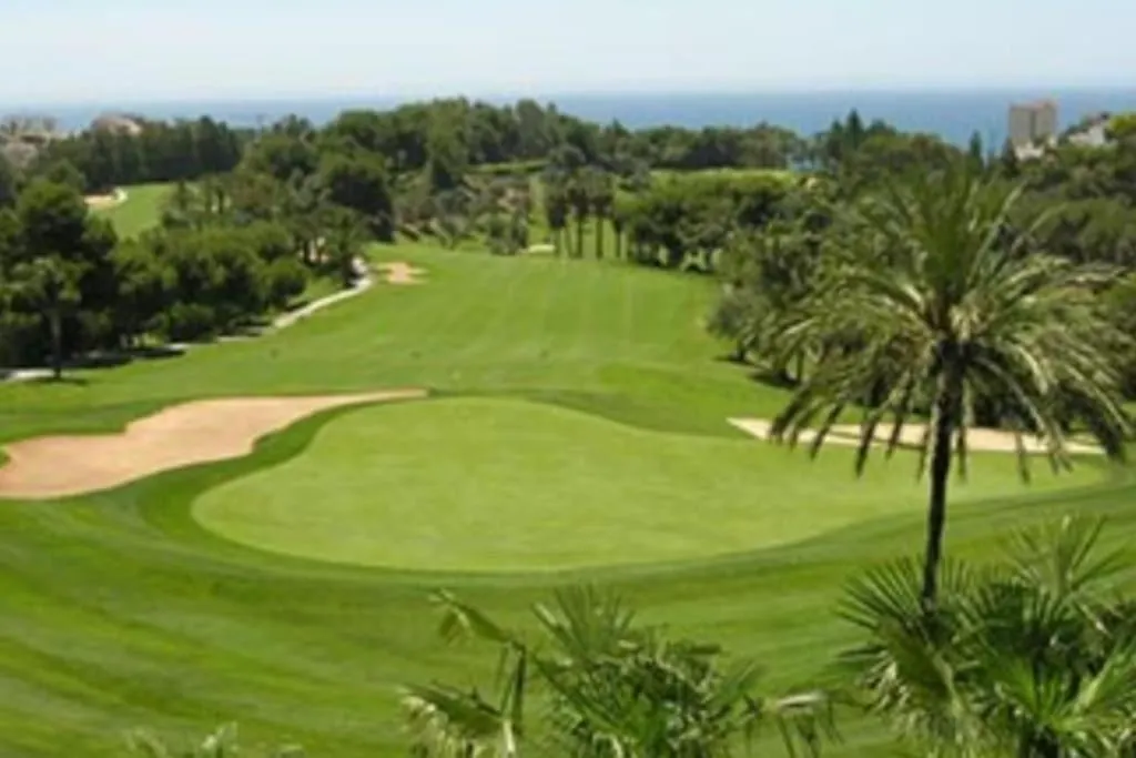 Apartamento Atico Con Piscina, Golf, Vistas Al Mar Torre de Benagalbon